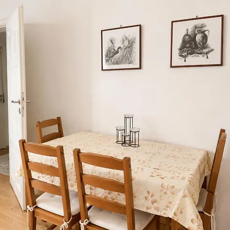 Tomaji Szederfás - Két Lépésre A Központtól - Ingyenes Parkolás!
